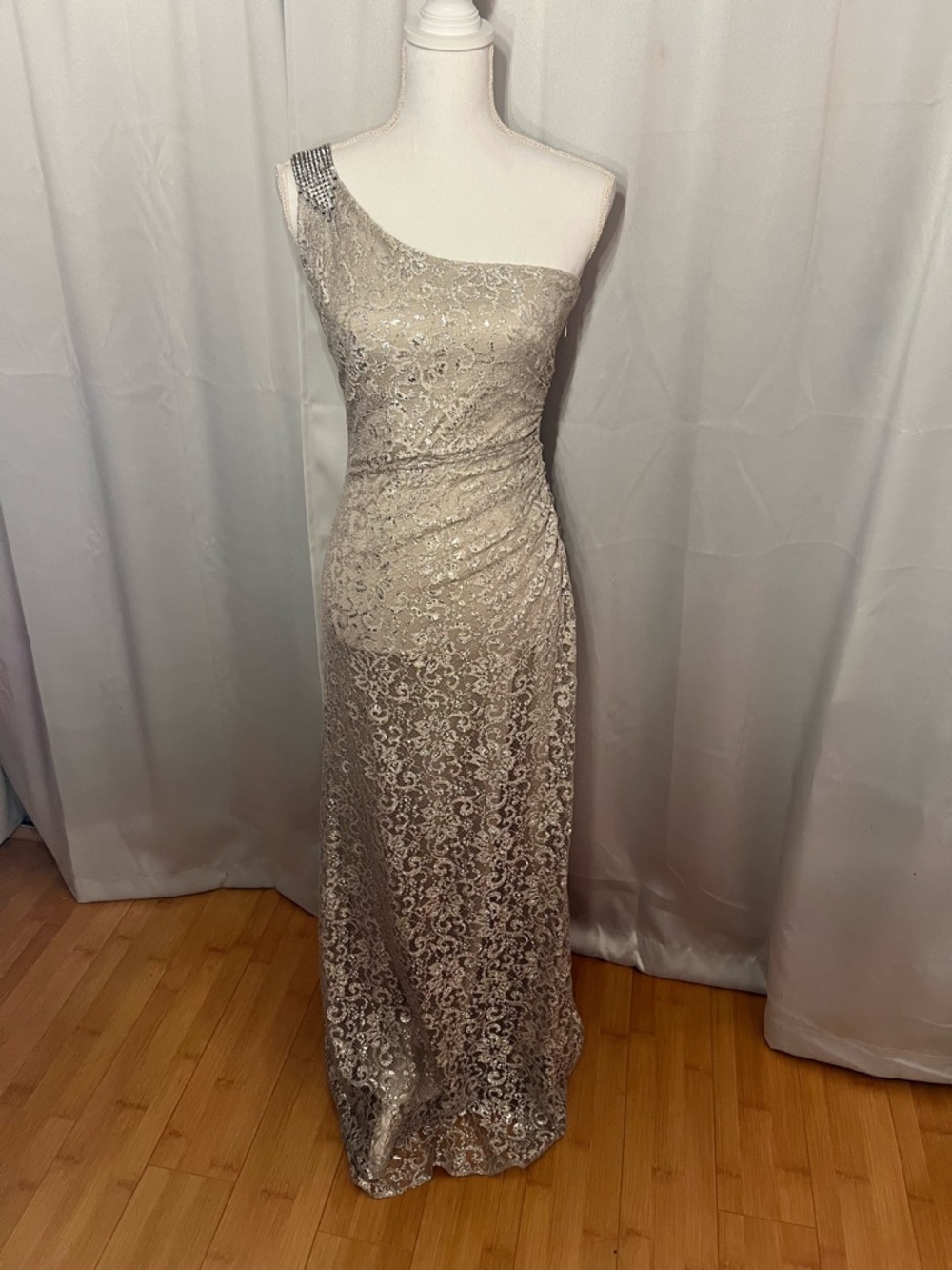 Calvin Klein One-Shoulder Metallic Lace Gown in Silver - SIZE 2